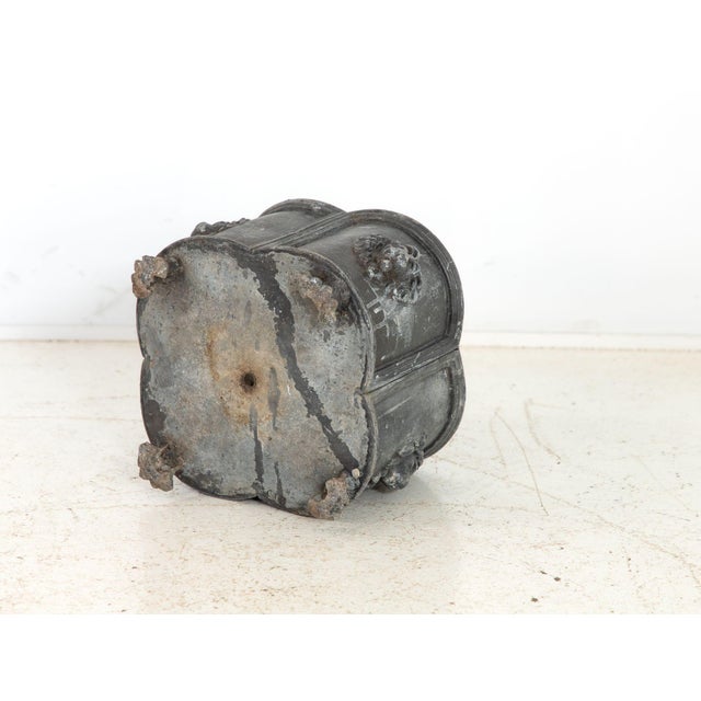 Antique English Lead Quatrefoil Planter With Lion Heads and Paws, 1850s For Sale - Image 9 of 9