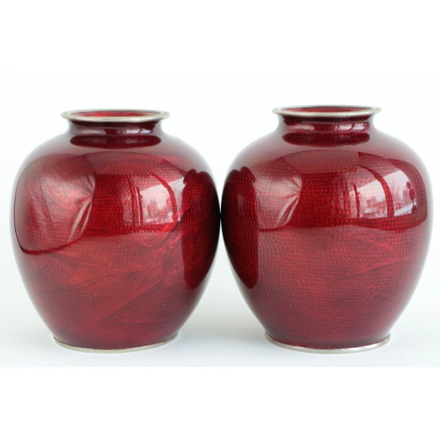 Akasuke Ginbari Pigeon Blood Red Cloisonne Vases - a Pair For Sale - Image 4 of 7