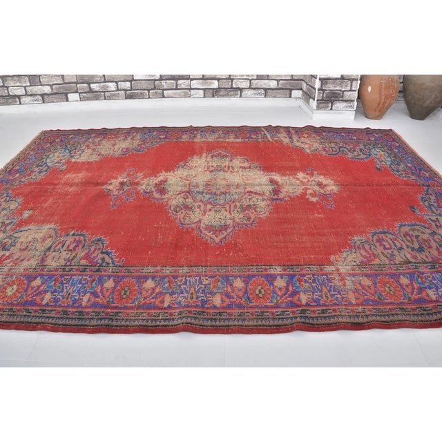 1950s Vintage Distressed Red Oushak Rug - Organic Modern Anatolian Medallion Carpet For Sale - Image 5 of 10