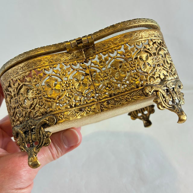 Vintage Gold Tone Heart Shaped Ormolu Filigree Jewelry Box For Sale - Image 11 of 12