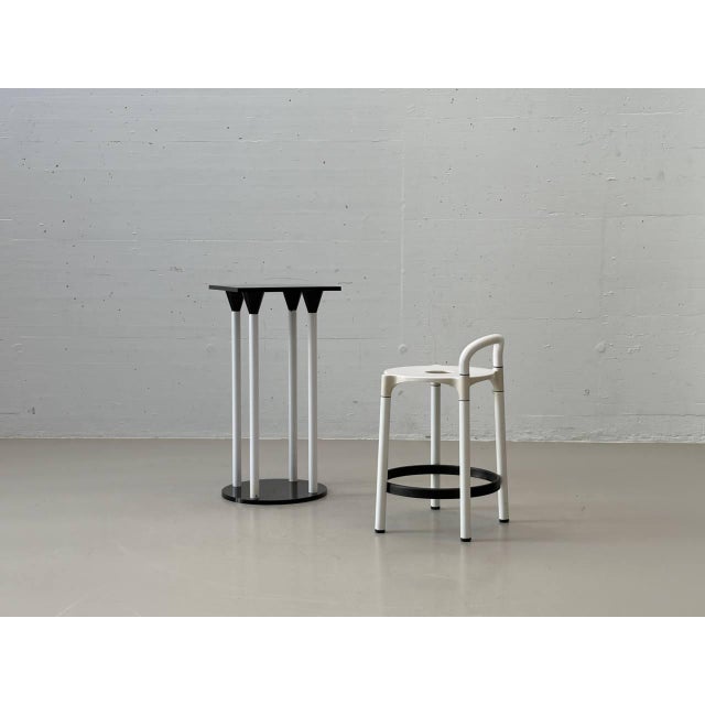 Kartell Vintage Standing Table with Polo Bar Stools by Anna Castelli Ferrieri for Kartell, Italy, 1980s, Set of 3 For Sale - Image 4 of 16
