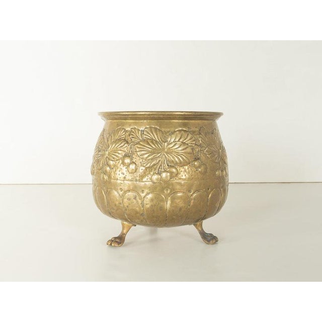Victorian brass cachepot Very good craftsmanship High-quality materials Made in Germany Width: 25 cm Height: 26 cm Depth:...
