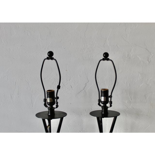 Contemporary 1990s Frederic Weinberg Style Clasped Black Minimalist Metal Tripod Table Lamps-a Pair For Sale - Image 3 of 12