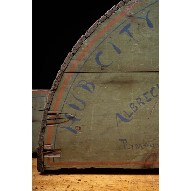 Early 20th C. "Hub City" Feed Cutter Wooden Sign by Albrecht, Fuchs & Thurmann For Sale In Chicago - Image 6 of 16