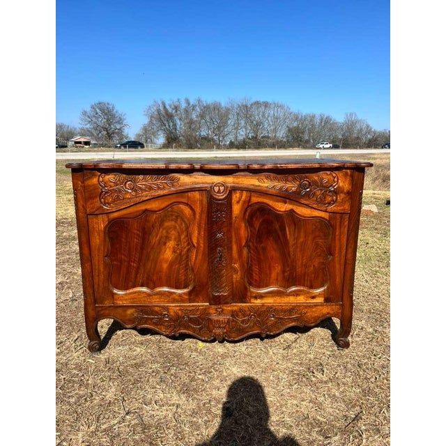 Fine 18th Century French Louis XV Provincial Solid Burl Walnut sideboard made of solid walnut, the wood has been finished...