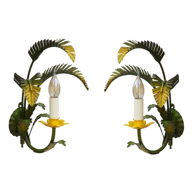 Mid-Century Italian Painted Tôle Palm Leaf Wall Lights, 1950s, Set of 2 For Sale