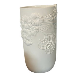1960s A. K. Kaiser Manfred Frey White Bisque Porcelain Floral Relief Vase - Model 746 For Sale
