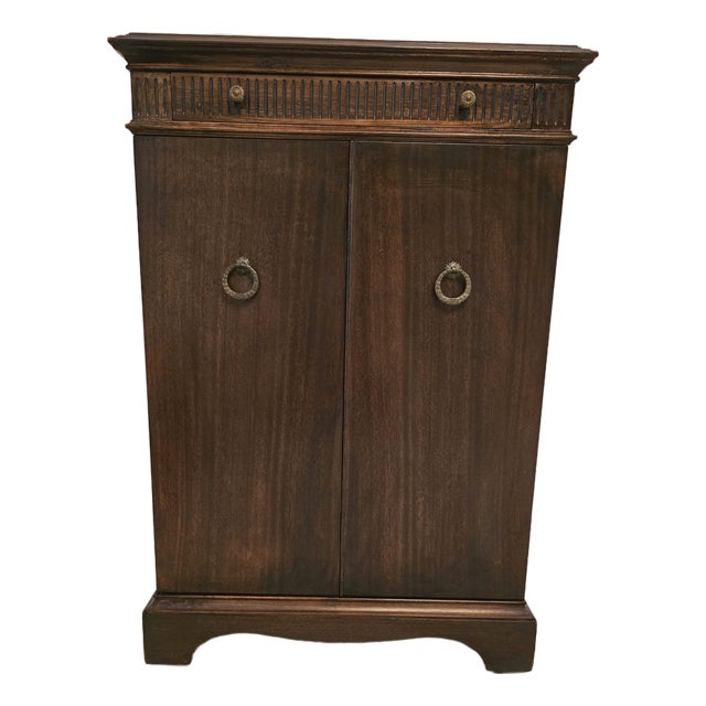 Vintage Classic Modern Mid Century Era Bar Cabinet For Sale