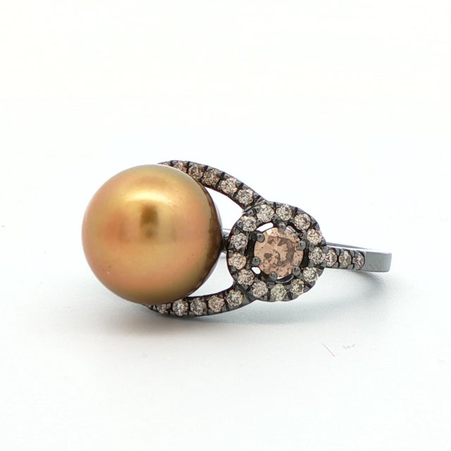 2000 - 2009 18k White Gold Black Rhodium Gold Pearl & Chocolate Diamond Ring Size 5.25 For Sale - Image 5 of 10