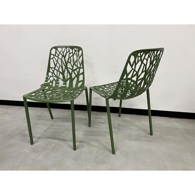 Fast Forest Chairs in Forest Green Powder-Coated Aluminum, 2010s, Set of 2 For Sale - Image 4 of 12