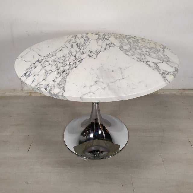 Vintage Carrara Marble Tulip Table, 1970s, in Good conditions. Designed 1970 to 1979