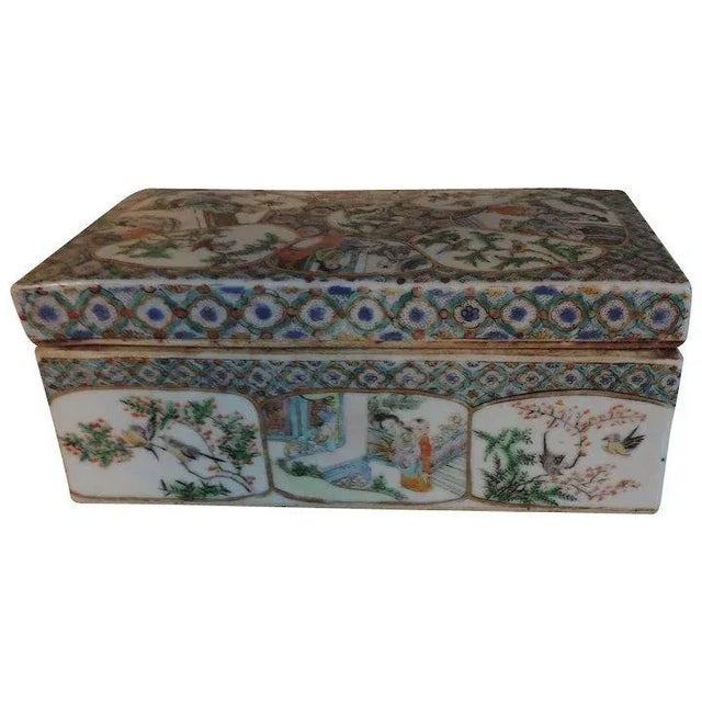 Early 19th Century Chinese Export Famille Rose Mandarin Porcelain Desk Letter Box For Sale - Image 10 of 10