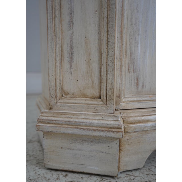 Picture of How to Decorate in a Rustic Old World-Style Theme - Weekand