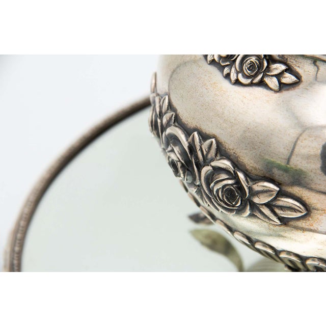 Silver Centerpiece with Floral Motifs, in Good conditions.