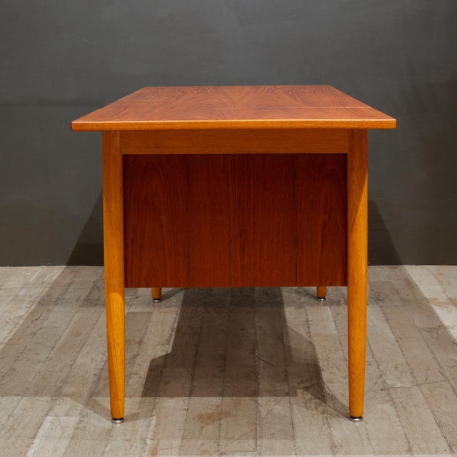 Mid-Century Teak Expandable Desk With Sliding Drawers, Denmark c.1960 For Sale - Image 9 of 11