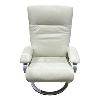 1970s Lafer Kiri Recliner. White Leather For Sale