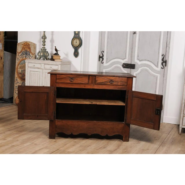 Brown Louis XIV Period 18th Century Walnut Buffet with Carved Quatrefoil Motifs For Sale - Image 8 of 12