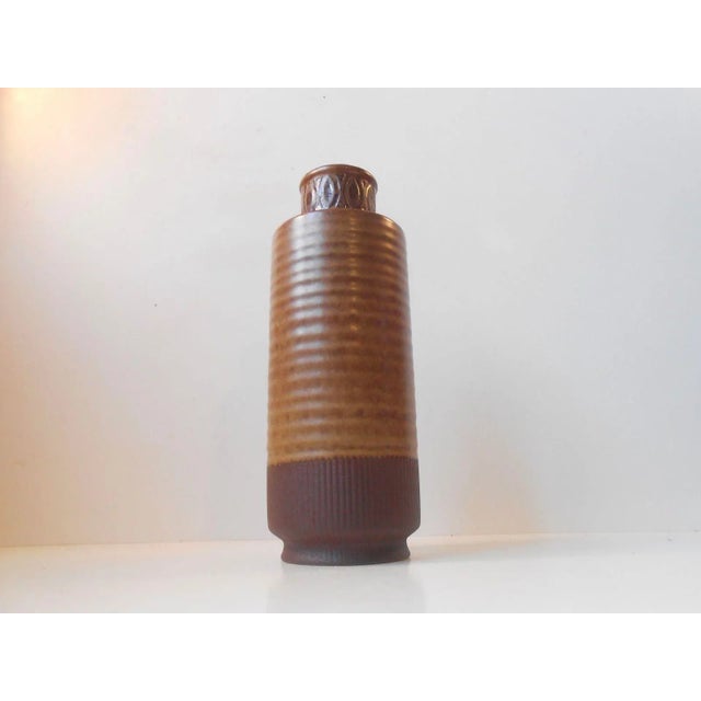 1960s Fluted Pottery Vase by Gunnar Nylund for Rörstrand, 1960s For Sale - Image 5 of 5