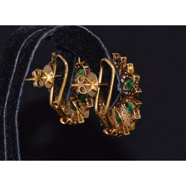 Late 20th Century Pair of Estate Natural 6.40cts Diamond & Emerald Solid 18k Gold Floral Earrings For Sale - Image 4 of 13