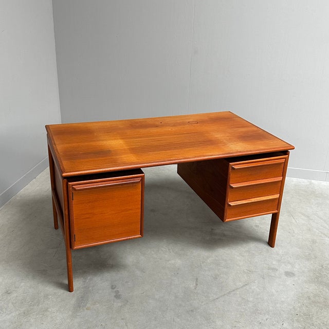 Vintage Danish Desk in Teak by GV Gasvig for GV Møbler, 1960s, in Good conditions. Designed 1960 to 1969 This piece has an...