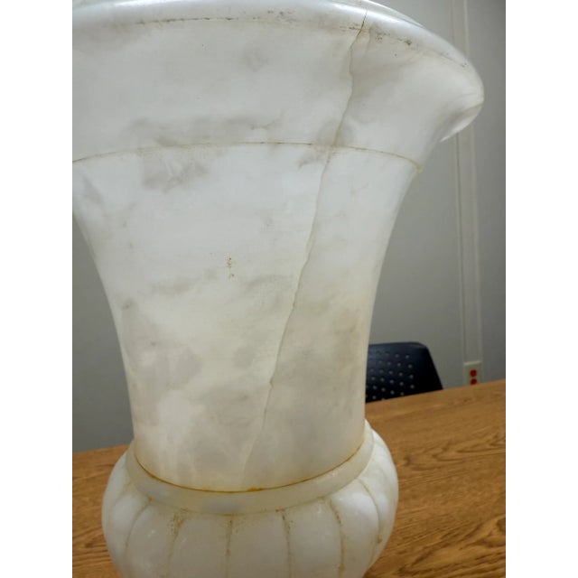 Stone Mid 20th Century Italian Carved Alabaster Urn Accent Lamp For Sale - Image 7 of 9