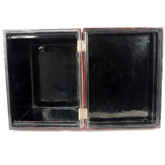 Large Vintage Thai/Burmese Lacquer Hand Painted Box With Lid and Inner Tray For Sale - Image 14 of 14