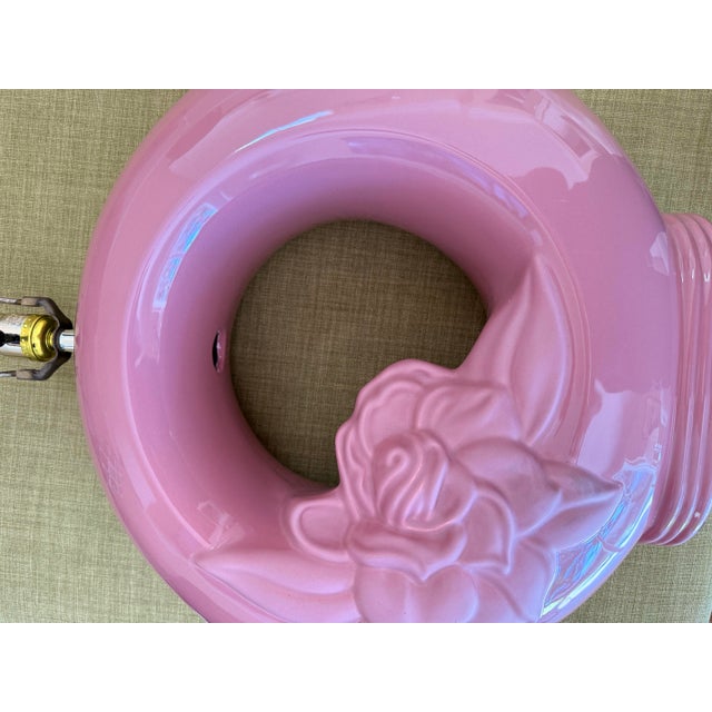 1980s Postmodern Art Deco Revival Ceramic Rose "Donut" Table Lamp by Harris Lamps For Sale - Image 9 of 12