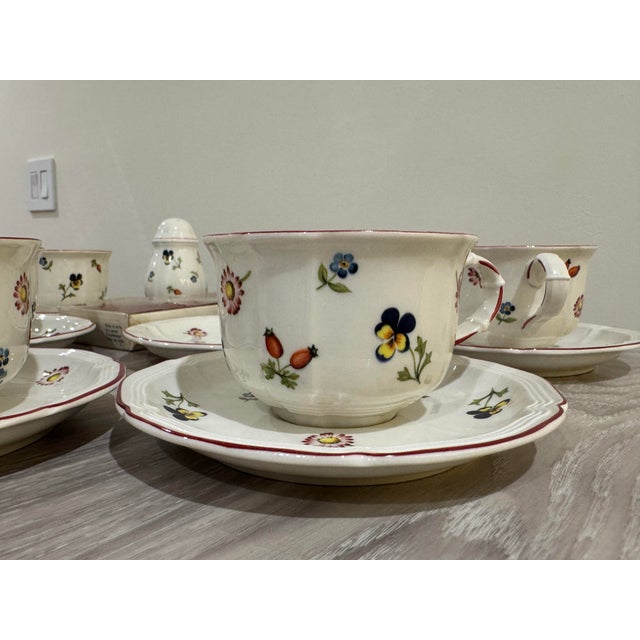 1980s Villeroy & Boch Petite Fleur Tea Cups & Pie Server Set For Sale In San Francisco - Image 6 of 12