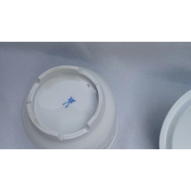 Vintage Porcelain Bonbonniere Lidded Sugar Bowl in Vine Leaf Pattern from Meissen, 1930s For Sale - Image 4 of 11