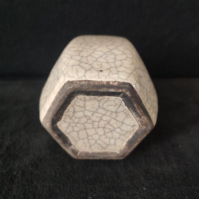 Early 20th Century Chinese Ceramic Pot,Ge Ware Crackle Glaze Celadon Tea Jar For Sale - Image 5 of 10
