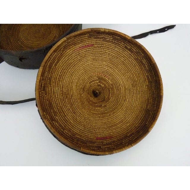 Beige Former Tuareg Dining Guard of Mauritania in Leather and Wicker, 1950s For Sale - Image 8 of 11