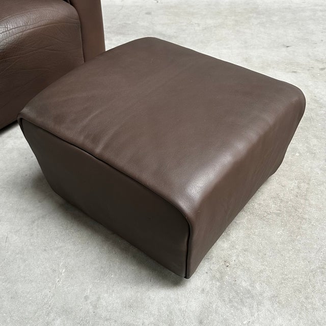 Animal Skin Set of DS-47 Lounge Chair and Ottoman in Buffalo Leather from de Sede, Switzerland, 1990s For Sale - Image 7 of 9