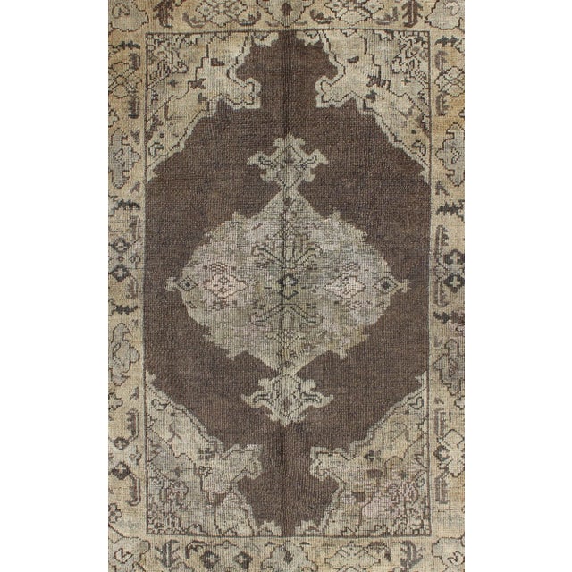 Chocolate Background Vintage Turkish Oushak Rug With Floral Medallion in Cream For Sale In Atlanta - Image 6 of 7