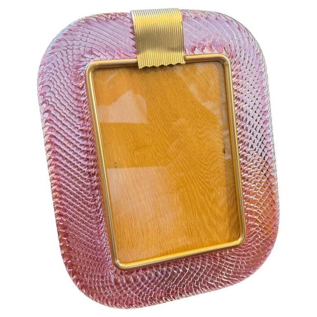 A pink Murano glass picture frame designed and manufactured in Venice in the style of Barovier, it's in lovely condition....