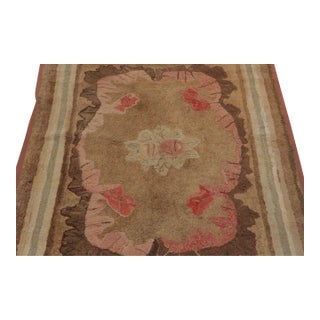 Antique Hooked Rug With Brown Floral Medallion & Vine Border - Rug & Kilim For Sale