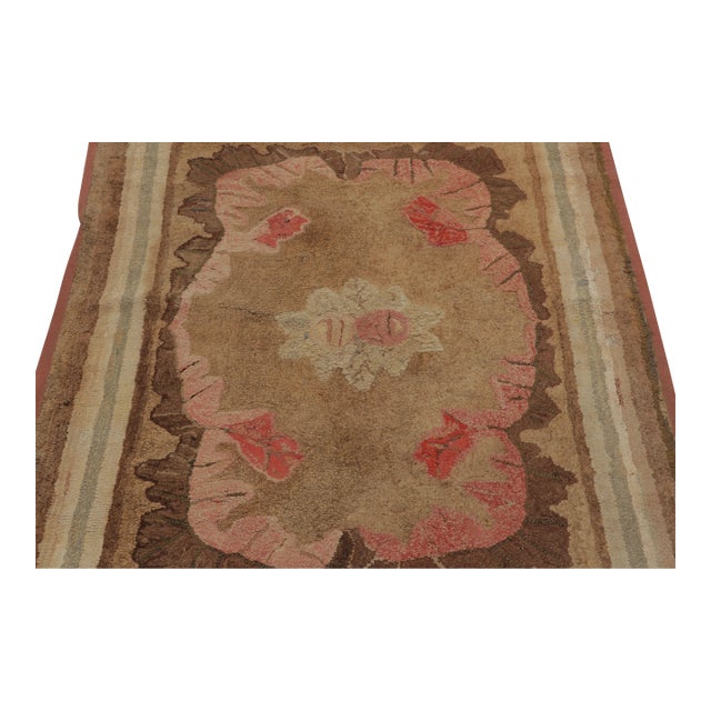 Antique Hooked Rug With Brown Floral Medallion & Vine Border - Rug & Kilim For Sale