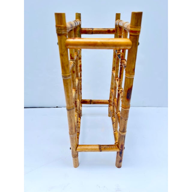 Vintage bamboo wine rack holder. Space for 12 bottles.