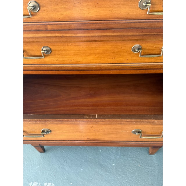 1960s Henredon Tall Vintage Chest French Neoclassical Louis XVI Style: Superb Condition For Sale In New York - Image 6 of 15