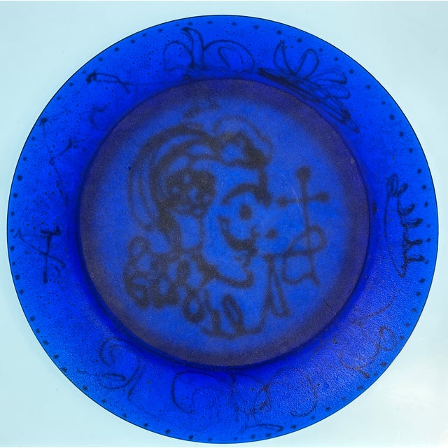 Salvador Dalí for Daum, France, "Tête De Femme" Gilt-Decorated Cobalt Glass Plate, Limited Edition, “Ceci N’est Pas Une Assiette”. .1970s For Sale - Image 11 of 11