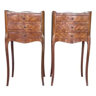 Early 20th Century Pair of Louis XVI Style Marble-Top, Bronze and Walnut Nightstands For Sale