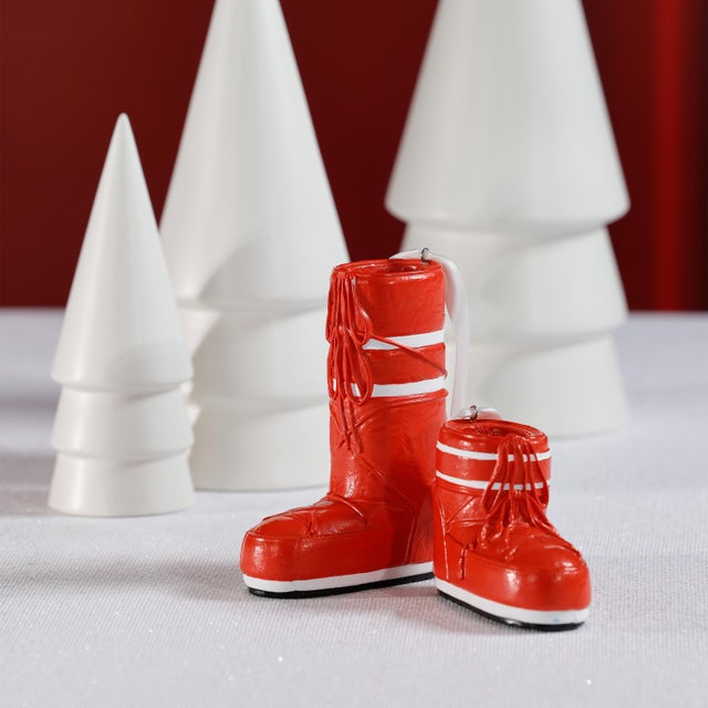 Après Ski Boot Holiday Ornaments in Red, Assorted Set of 6 Pieces For Sale - Image 4 of 5