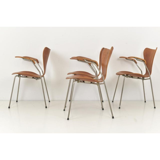 4 chairs 3207 teak designer: arne jacobsen year: 1955 manufacturer: fritz hansen country: denmark measurements: h 74 cm sh...
