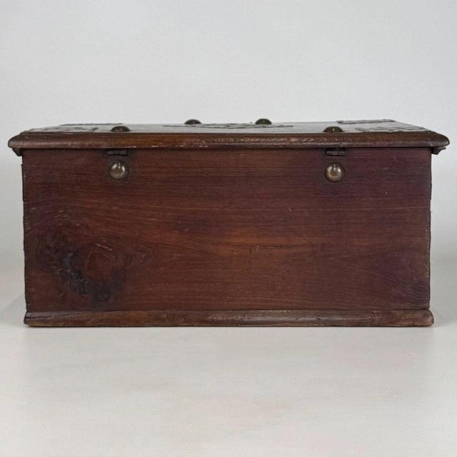 19th Century Antique English Copper and Oak Storage Box For Sale - Image 6 of 13