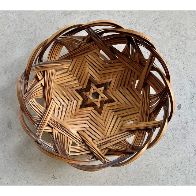 Mid 20th-Century Polish Tatza-Influenced Plaited Weave Rattan Center Star Shallow “Bowl Basket” For Sale - Image 16 of 18