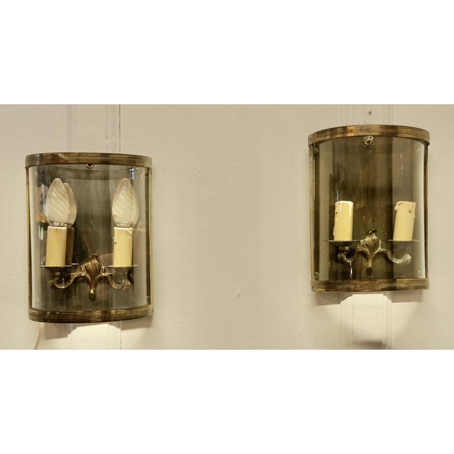 French Twin Light Convex Wall Lanterns in Brass, 1960s, Set of 2 For Sale - Image 6 of 10