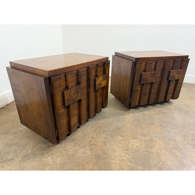 Pair of Lane Staccato Brutalist Walnut Nightstands or End Tables, 1970s For Sale - Image 13 of 16