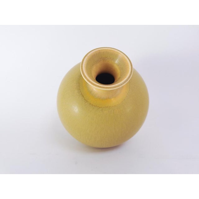 Green Round Vase with Yellow Hares Fur Glaze by Berndt Friberg for Gustavsberg, 1977 For Sale - Image 8 of 13