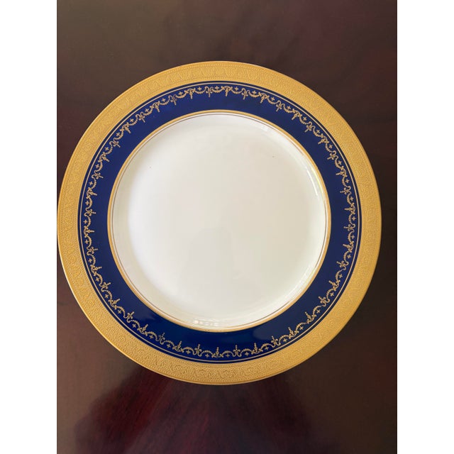 Aynsley Georgian Cobalt Dinner Dishes, England, Late 20th Century, Fit for an Embassy For Sale - Image 14 of 15