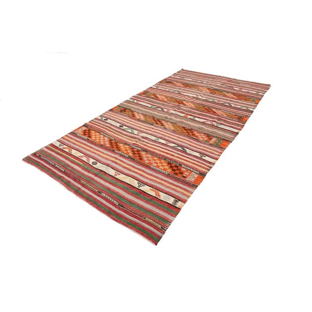 Traditional Mid 20th Century Embroidered Vintage Turkish Kilim Rug For Sale - Image 3 of 7