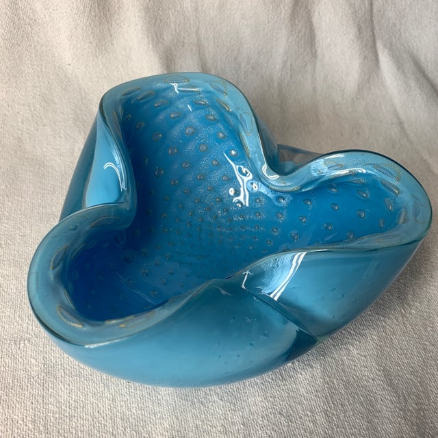 Mid-Century Modern Vintage Alfredo Barbini Turquoise Blue Bullicante Art Glass Bowl With Gold Flecks For Sale - Image 3 of 5